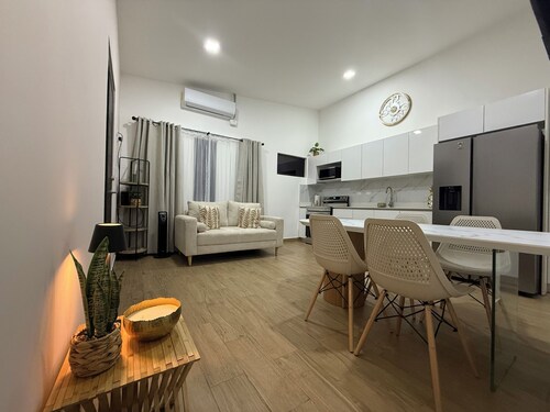 Charming Grecia Home - Pool + 5-min Walk to Center
