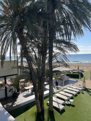 Outdoor dining - Hotel Tropical Gava Mar (Gava)