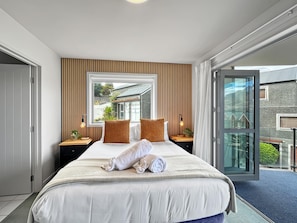 2 bedrooms, iron/ironing board, WiFi, bed sheets - Comfortable Alpine Apartment | Great Location (Queenstown)