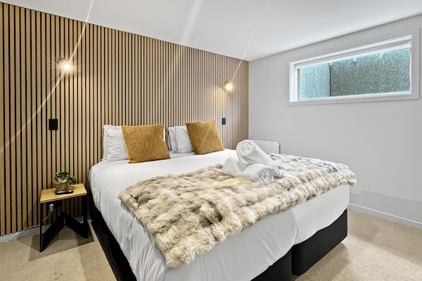 Comfortable studio stay in Alpine Village, Queenstown