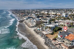 On the beach - Pacific Edge Retreat | Entire Estate, Ocean Views, Luxury Coastal Escape (Oceanside)