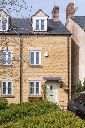 Exterior - Beautiful Two BD Home Near Cirencester (Stratton)