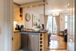 Interior - Beautiful Two BD Home Near Cirencester (Stratton)