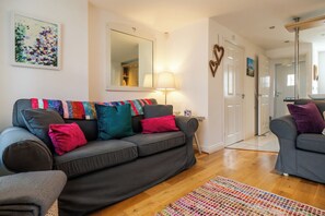 Living area - Beautiful Two BD Home Near Cirencester (Stratton)