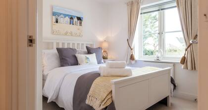 Beautiful Two BD Home Near Cirencester