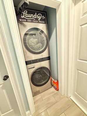 Interior - Cozy 2-bedroom house in lovely Marietta with AC (MARIETTA)