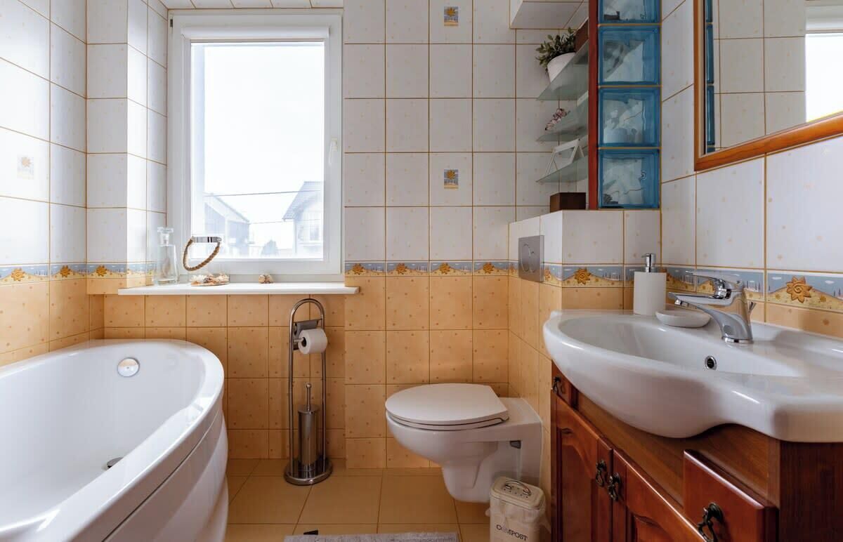 Douche, sèche-cheveux, serviettes fournies