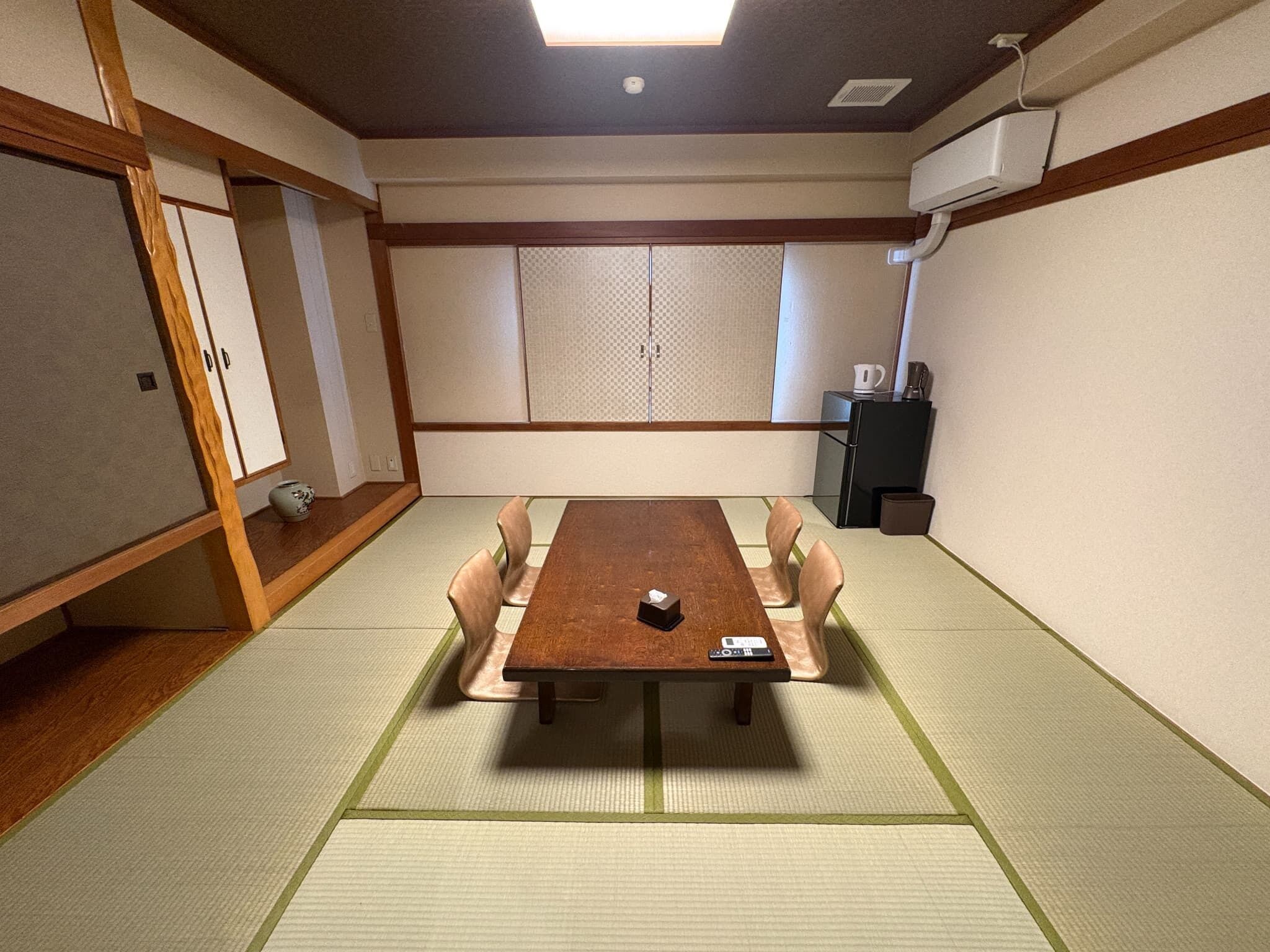 四人房, 城市景