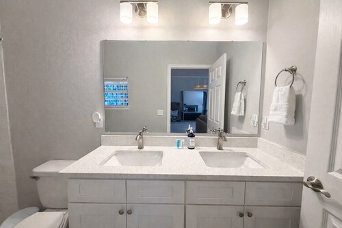-Quiet Downtown Clermont Apartment-Unit B-