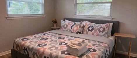 Iron/ironing board, WiFi, bed sheets