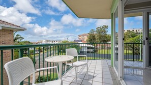 Property grounds - Seychelle unit 5 Kings Beach (Kings Beach)
