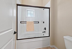 Shower, hair dryer, towels - Lakeview 3BR/3BA Condo • Top Floor • Free Tickets (Branson)
