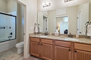 Shower, hair dryer, towels - Lakeview 3BR/3BA Condo • Top Floor • Free Tickets (Branson)