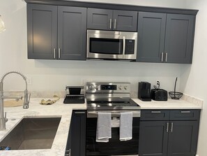 Private kitchen - The Oasis on Waters -New Home (Tampa)