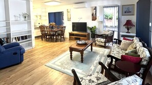 Living area - 29 Yarrawood Merimbula (Berrambool)