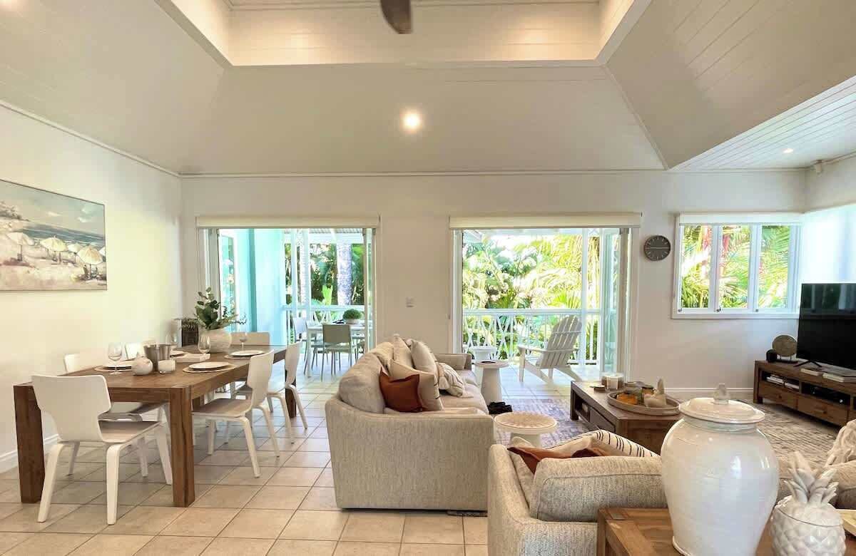 Bright, breezy open-plan living in the heart of Port Douglas — walk to Macrossan Street, dining and the beach.