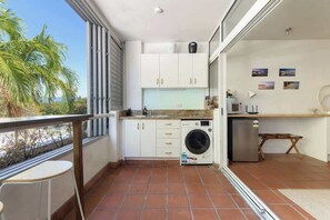 Interior - Stylish Renovated Studio, Heart of Macrossan (Port Douglas)