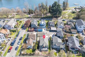 Exterior - World Cup Stay | Green Lake Lower Unit + Parking (Seattle)