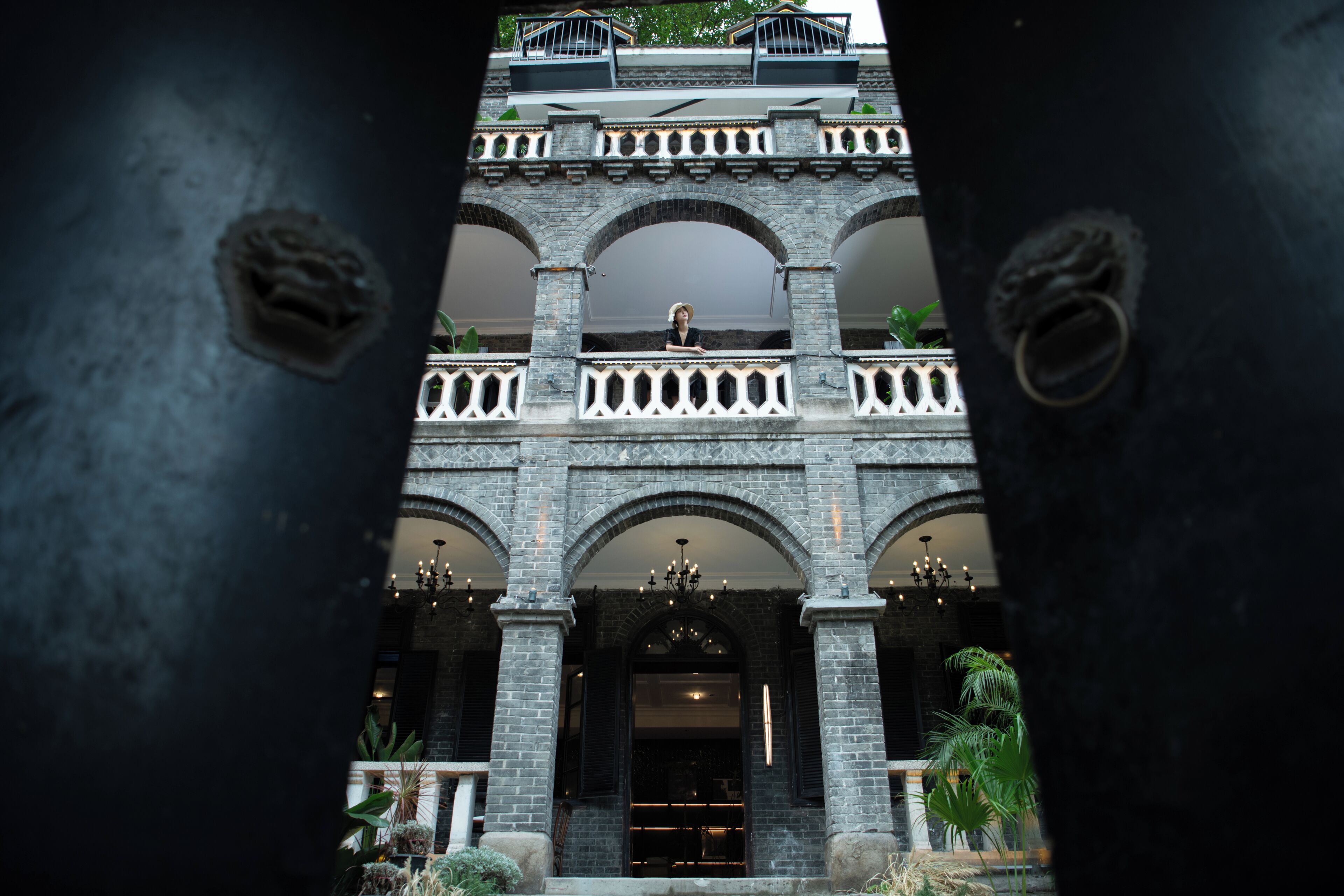 تفاصيل الفندق من الخارج