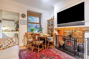 Living area - Character cottage with garden - Central Buxton (Buxton)