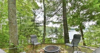 Whispering Pines, Bon Echo Provincial Park Cottage