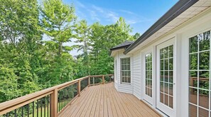 Terrace/patio - Spacious 5-bedroom mountain view house in beautiful Asheville (Asheville)