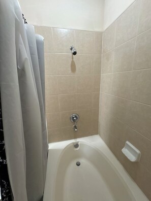 Hair dryer, towels, soap, toilet paper - Shared 3B 2BR Condo 1B1BR 800m near NRG/Medical Center/Galleria / 24h GYM PG (Houston)