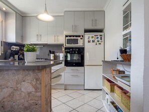 Fridge, microwave, oven, dishwasher - Ref. PALMERA: Beautiful villa with 4 bedrooms, large private swimming pool and air conditioning (Escala (L'))