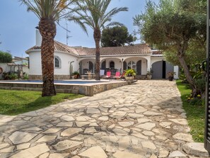 Exterior - Ref. PALMERA: Beautiful villa with 4 bedrooms, large private swimming pool and air conditioning (Escala (L'))