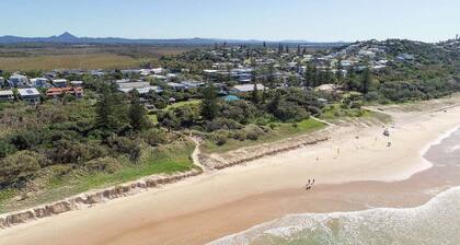 Barefoot by the beach - 47 Plover St