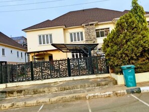 Exterior - Skenyo Hotel & Apartment (Abuja)