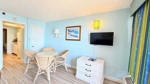 Dining - Direct Oceanfront 1BR – 3rd Floor Retreat (Myrtle Beach)