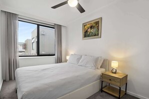 Iron/ironing board, WiFi, bed sheets - Comfortable Stay Near Melbourne’s West End (Ascot Vale)
