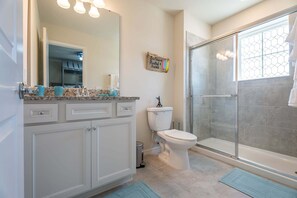 Bathroom - 3811LNA 5 Bedroom Home (Davenport)