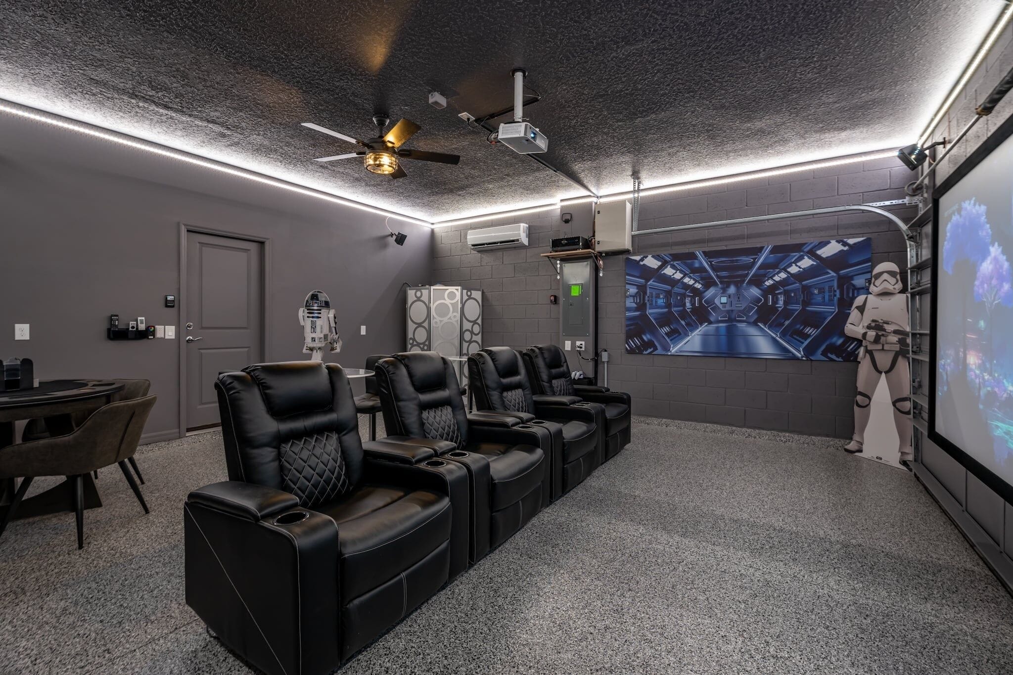 House, 5 Bedrooms | Interior