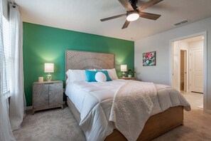 House, 5 Bedrooms - 3811LNA 5 Bedroom Home (Davenport)