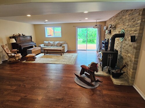 Sylvan Rest-- A beautiful forest cottage at Quinte West