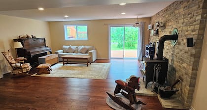 Sylvan Rest-- A beautiful forest cottage at Quinte West