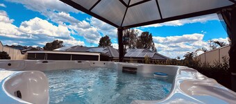 Emmaus Hill | Luxury Retreat with K-Culture, Spa & Cinema