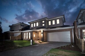 Exterior - 3-min Walk to Beach, Hot Spring, Winery Retreat (Capel Sound)