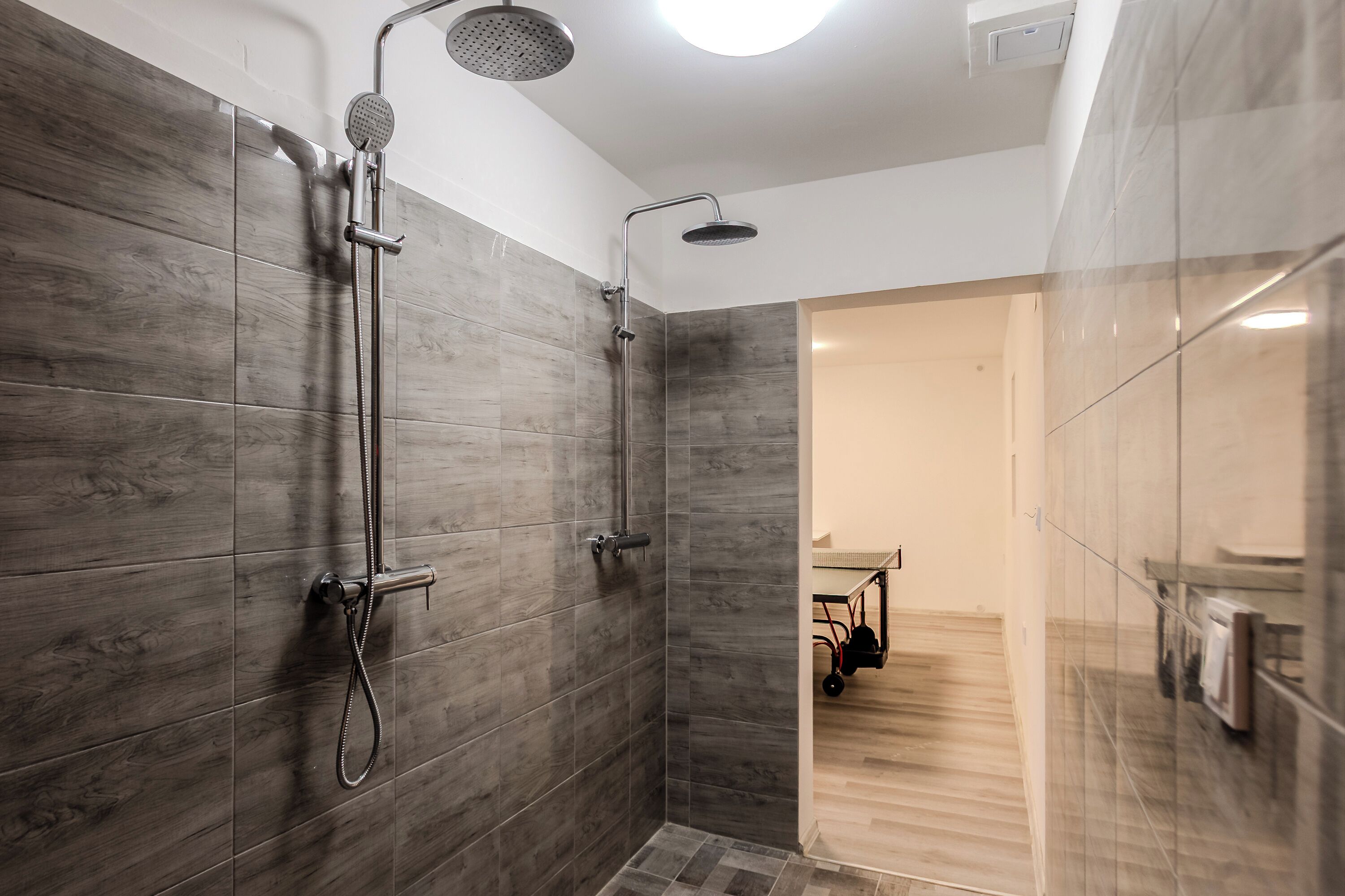 Ducha, secador de pelo, bidet, toallas