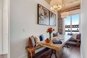 Dining - 2 Duplex Combo| 10BR | Near DT Savannah Nightlife (Savannah)
