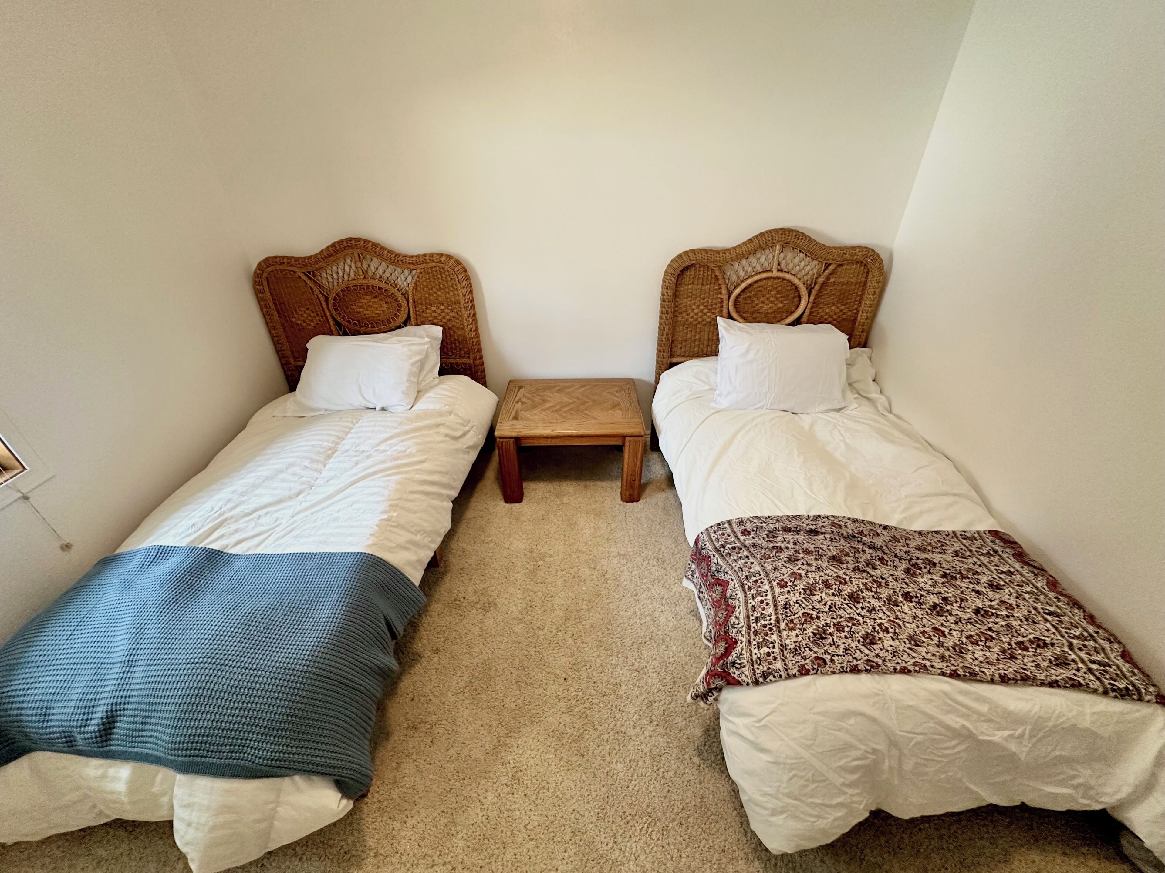 WiFi, bed sheets