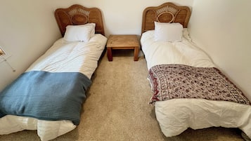 WiFi, bed sheets
