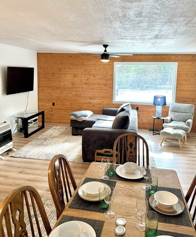 Spacious 4-bedroom Home Central to GNP in Essex