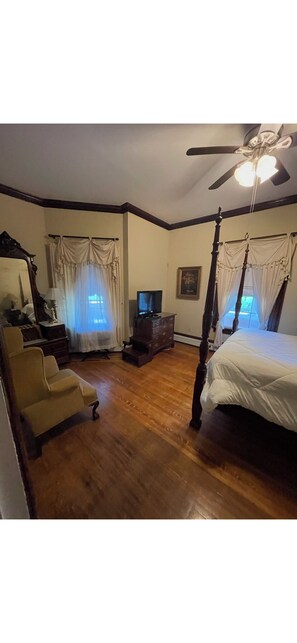 Room - Charming 1-bedroom with full kitchen  Charles Newhall House by BrownUniversity (Cranston)