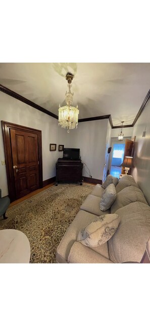 Living area - Charming 1-bedroom with full kitchen  Charles Newhall House by BrownUniversity (Cranston)