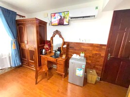 Espacio para trabajar con laptop, wifi gratis y ropa de cama 