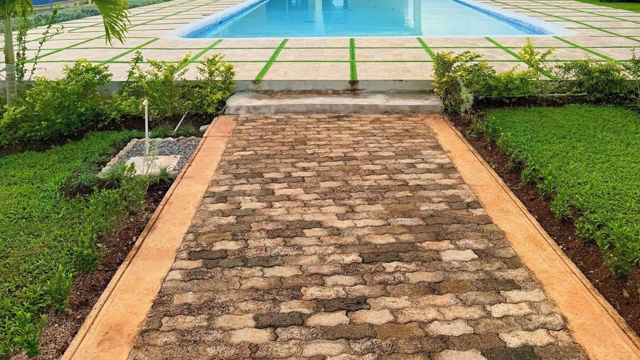 Island VYB Luxe Villa Ochi Rios With Solar System