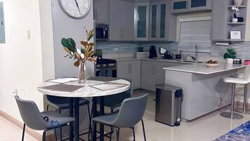 House, 3 Bedrooms, Patio | Dining room